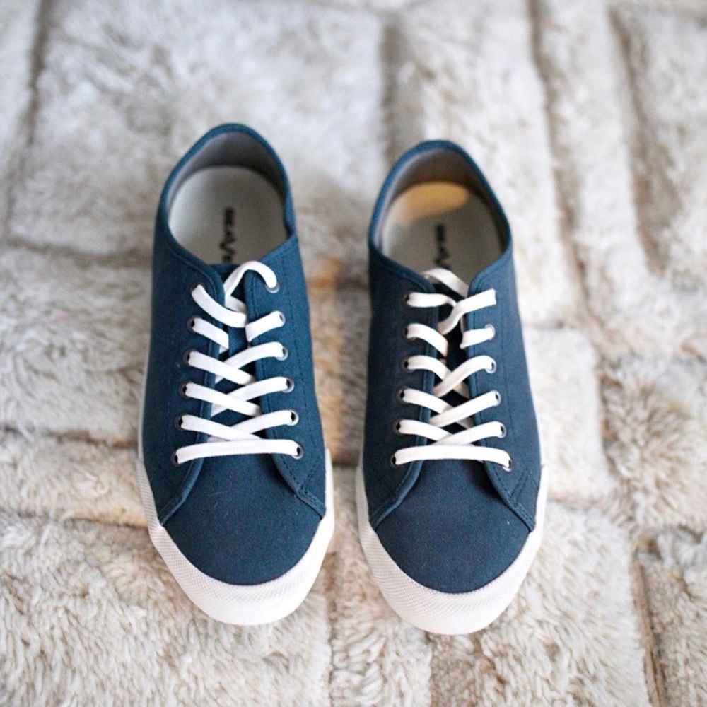 SeaVee’s Canvas Sneakers